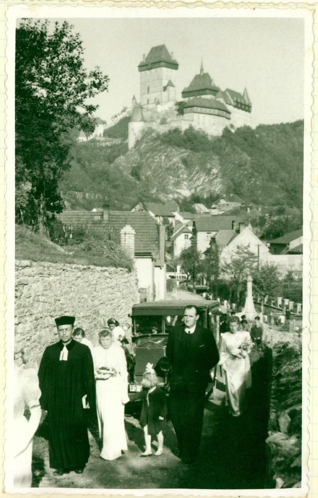 Karlštejn S Karlštejnem byla situace horší. Bylo rozhodnuto práci zatím zastavit, protože účast na bohoslužbách bývala 5-8 lidí, ale ani ti nepřicházeli s láskou ke Slovu Božímu. Br.