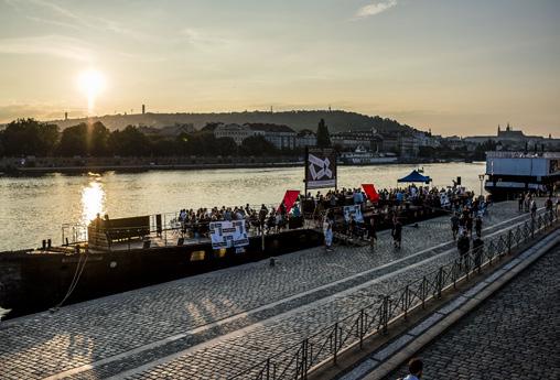 Setkání bude netradičně ve veřejném prostoru na smíchovské náplavce v Praze, Kobka č.