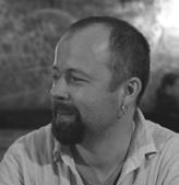 Smluvně se jedná o externí spolupráci v objemu přibližně dva dny v týdnu, respektive 58 hodin měsíčně.