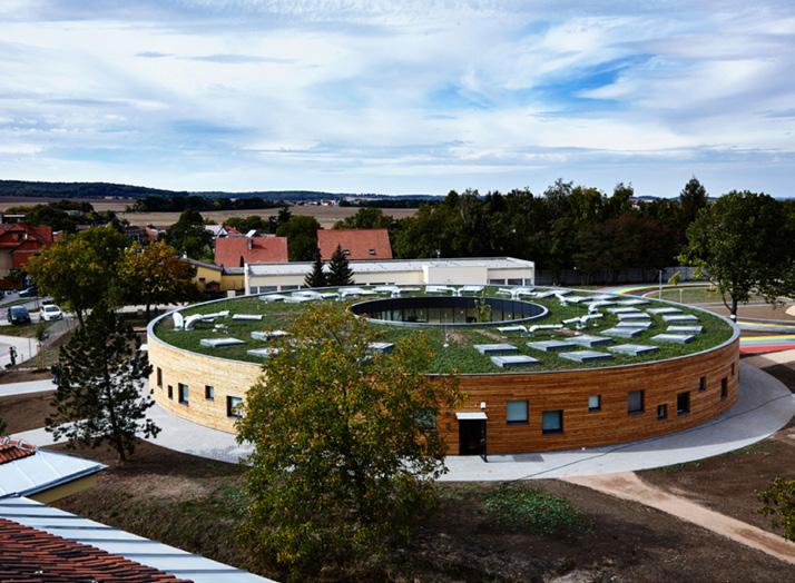 77 TÉMA základní sídelní uspořádání, které v podobě územního plánu pevně ukotvil.