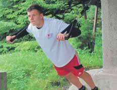 Tréninky jsou zaměřeny na všestrannou přípravu hráčů děti zde hrají také kopanou, odbíjenou, fl oorbal, věnují se atletice, cyklistice, plavání v krytých bazénech.