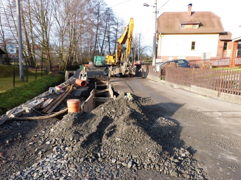 nová asfaltace tzv. Nové Hlučínské (silnice č. 56), takže všechny vozovky v obci zasažené stavbou splaškové kanalizace jsou opravené.