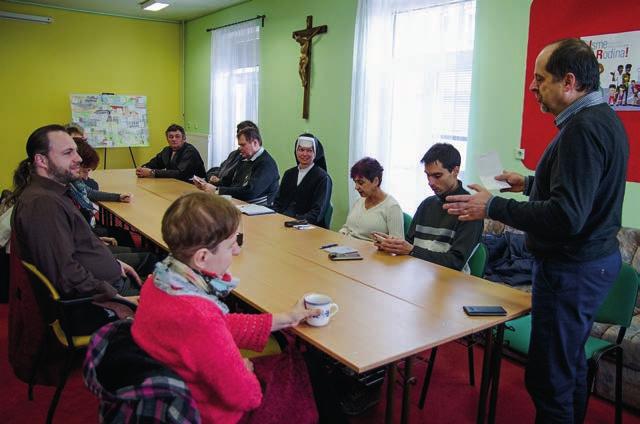 Služba v kostele se netýká pouze kněze Českobudějovická farnost sv. Vojtěcha ve Čtyřech dvorech o víkendu hostila 11. listopadu kostelníky, varhaníky, lektory a akolyty.