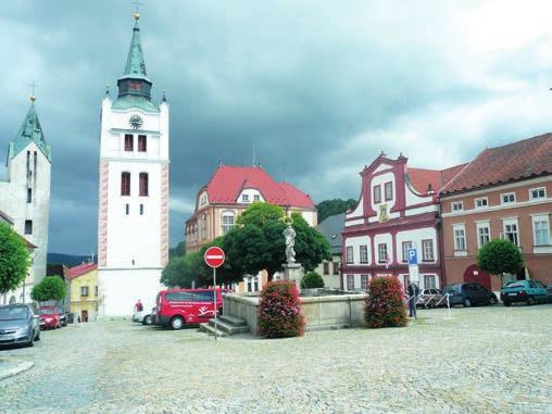 Šumavské kostelíky VIII. Pokračujeme v cestě napříč krásnou šumavskou přírodou s krátkou zastávkou v restaurovaném zdíkovském zámku zpět k jihočeské metropoli.