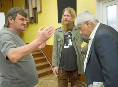 Je mnoho z nás, kteří bydlí dobře, plní si své povinnosti, pracují a žijí normálně. Ti, kteří chtějí bydlet, hledají vhodný byt a narazí na nezájem a především na zakořeněné předsudky vlastníků bytů.
