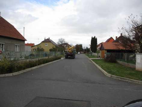 ZNALECKÝ POSUDEK č. 1327/54/2017 oprava Nemovitostí - pozemků parc.č. St.467/29, 384/36 a 407/40, 906/2, 904/4, 904/6 v k.ú. a obci Veltrusy.