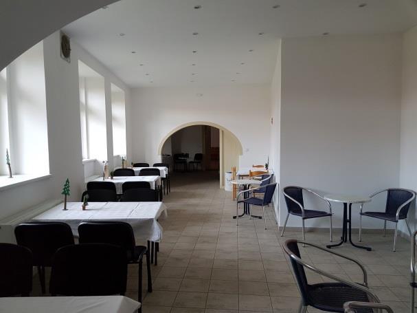 V tomto roce se podařilo realizovat v prostorách bývalé restaurace, kuchyně a v chodbě se sociálním zázemím: zednické práce - nové omítky, obklady a podlahy zabudování nových oken a dveří byla