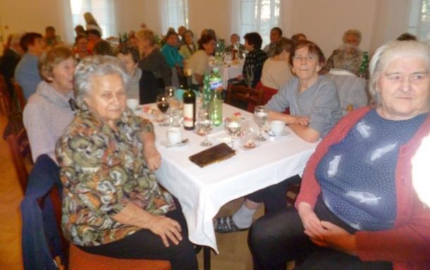 využití při akcích všeho typu pořádaných ve městě Z dotace byly podpořeny ve spolupráci seniorských organizací pracujících ve městě dále akce Kouzlo vánočního stromečku, Společné předvánoční setkání