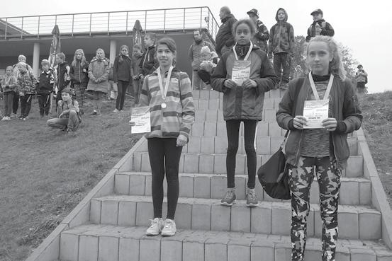 Mladší ve složení Ema Zabloudilová, Michaela Holcová, Zuzana Havlíková a Lucie Pejšová, starší ve složení Barbora Sladovníková, Kamila Živná, Kristýna Hybšová, Zuzana Cihlářová a Ver onika