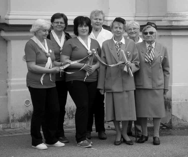 listopad 2017 21 Sletovou štafetu jsme my soběslavské sokolky, sestry Zvánovcová Helena, Čapková Věra, Zemanová Jaroslava a Hovorková Helena vezly dne 23. 9. 2017 do Tábora.