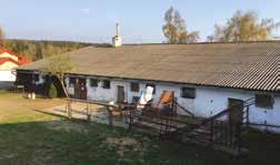 V budově zavedena elektřina 230/400 V, kanalizace, voda obecní. G*** Zemědělská stavba s pozemky, Stonařov Okres Jihlava, Stonařov.