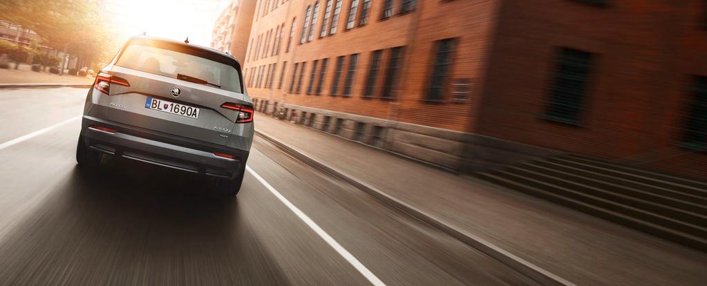AUTO, S KTORÝM ŽIVOT STOJÍ ZA TO Nové a štýlové kompaktné SUV ŠKODA KAROQ sa už nevie dočkať, kedy vás bude sprevádzať za dobrodružstvom.