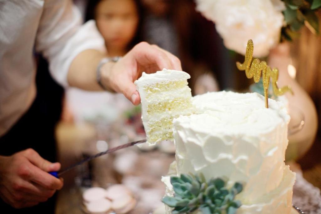 U Swiss meringue a fondánového dortu je možné kombinovat různé