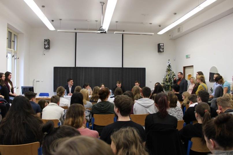 kulatý stůl v Kraji Vysočina - jednu z aktivit budování celostátní Krajské sítě pro podporu nadání.