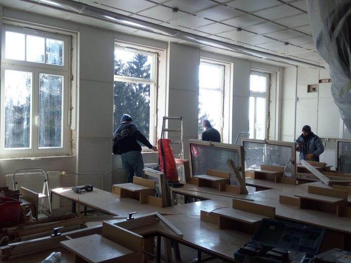 funkcionalistické přístavby. V podzimních měsících 2018 nás ještě čeká obnova secesní fasády na budově v Kozí ulici.
