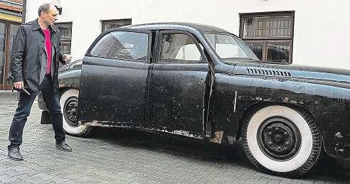 Ato proto, žeoriginální karosérií vybavil dva typy těchto speciálů značky Škoda VOS právě proslulý vysokomýtský karosář Josef Sodomka.