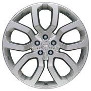 STANDARDNÍ VÝBAVA A PRVKY VÝBAVY NA PŘÁNÍ 22" KOLA Z LEHKÉ SLITINY S 5 DVOJITÝMI PAPRSKY, STYLE 5004 22" KOLA Z LEHKÉ SLITINY S 5 DVOJITÝMI PAPRSKY, SATIN POLISHED STYLE 5083 22"
