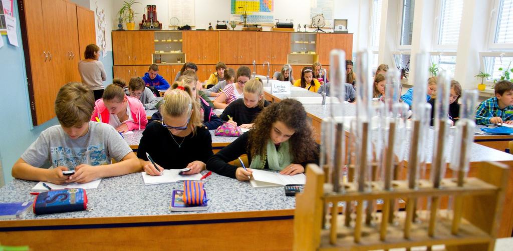 V únoru 217 proběhla poslední část školního kola chemické olympiády a po sečtení výsledků ze všech tří částí (studijní část, kontrolní test a praktická část) se můžeme pochlubit následujícími