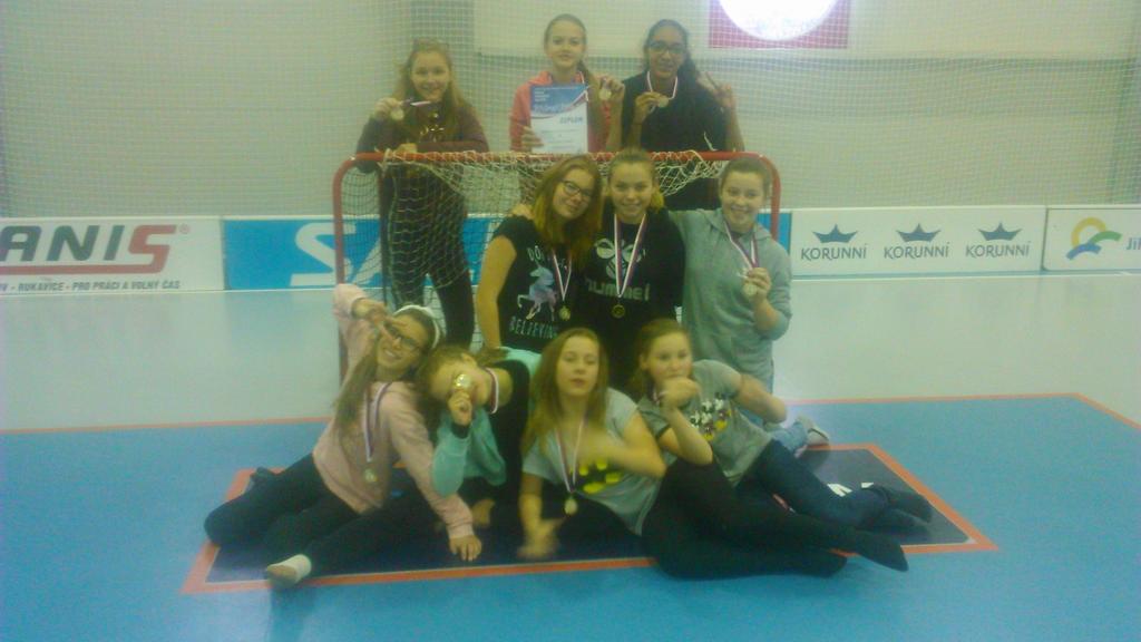 Monika Smějková,Michaela Smějková, Klára Porhajmová, Adéla Procházková, Kateřina Šeďová, Noemi Ngombele, Tereza Sýkorová, Karolína Kostková Basketbal kat. HIII: Dne 28.3.