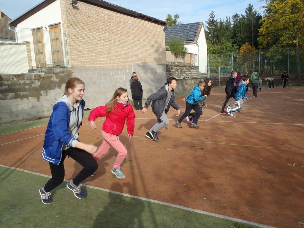 Říjen 21. října zástupci ŽP, včetně pedagogů (Zabelová Fabianová, Janu, Čermáková, Stříž), odjeli na víkendové zasedání do Valče u Hrotovic.