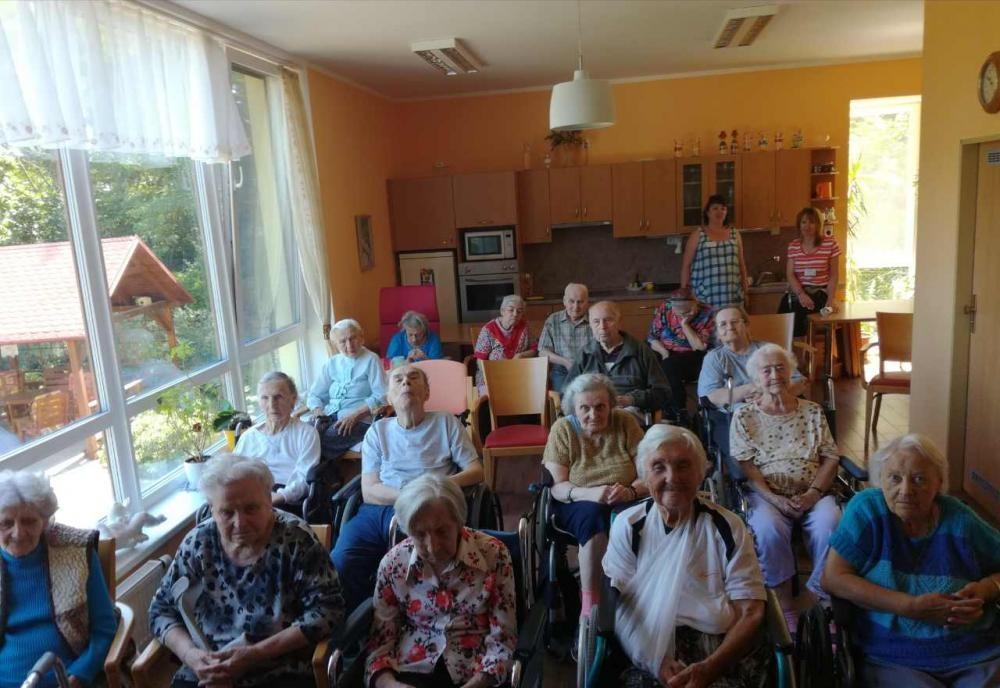 Kamenná. Nejdříve proběhla beseda na téma život obyčejných lidí za II.