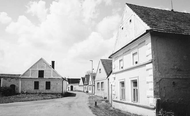 BORKOVICE Borkovice severozápadní ãást návsi, vlevo ãp. 7, vpravo ãp.