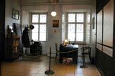 Muzeum se rozkládá zhruba na 450 m2, a to v paláci Savarin, který se nachází v centru Prahy, v ulici Na Příkopě 10 (2 minuty od Václavského náměstí).