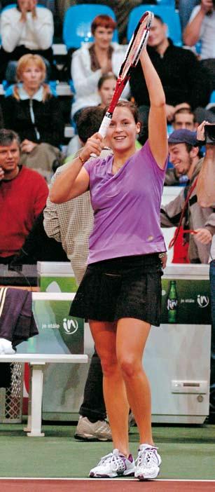 RITRO SLOVAK OPEN Jedna vyhrala, druhá našla pohodu Víťazka Ritro Slovak Open 2007 Nemka Tatjana Maleková má otca Poliaka, mamu Rakúšanku a jej tréner Kristian Straka má české korene.