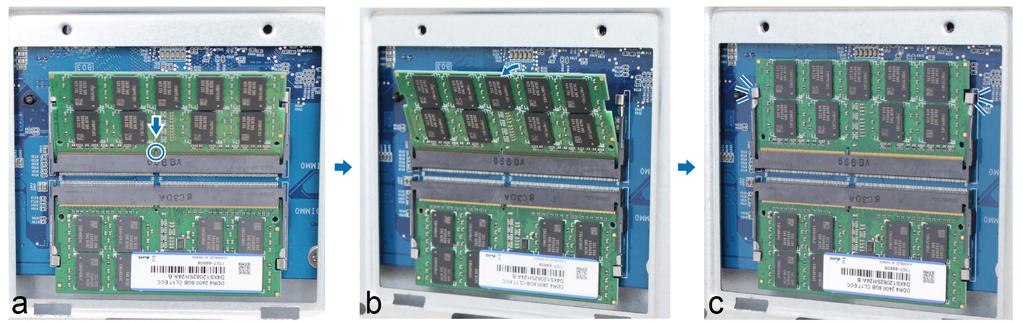Odpojte všechny kabely připojené k zařízení DiskStation, abyste zabránili případným škodám. 2 Moduly paměti RAM se nacházejí ve spodní části zařízení DS3018xs.