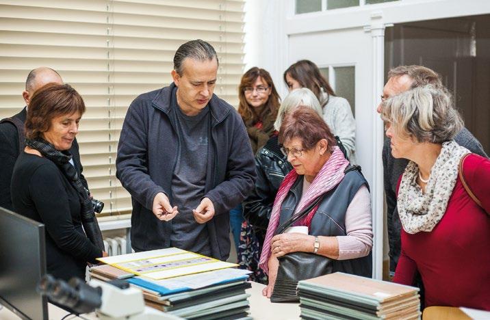Jany Žmolíkové, která promovala v roce 1970 a jež akce absolventského klubu navštěvuje pravidelně. Nechyběla tedy ani letos na Albertově.