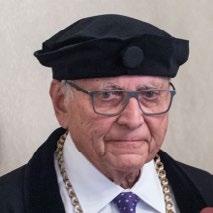 Její děkan, prof. Aleksi Šedo, uvedl, že oceněný vědec je vnímán jako ikonická osobnost fakulty, a to nejen díky učebnici patologické fyziologie.