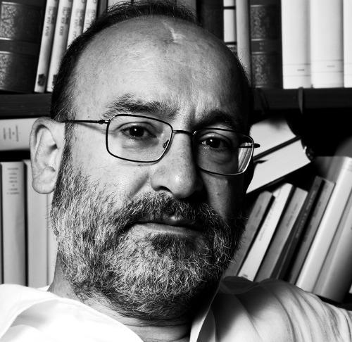 se především skladbě. Velmi dlouhý seznam děl dokládá jeho neskutečnou píli a produktivitu. Píše na objednávku těch nejvýznamnějších divadel, festivalů, orchestrů a hudebních souborů.