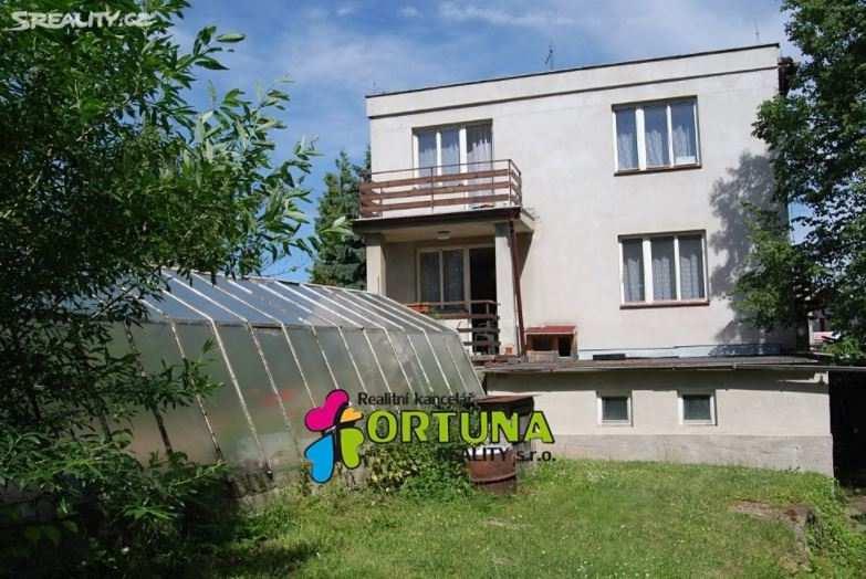 10) Rodinný dům Nabídková cena: 4 190 000 Kč Lokalita: Sportovní, Kostelec nad Černými lesy Stavba: Cihlová Poloha domu: Samostatný Podlaží: 3 včetně 1 podzemního Plocha zastavěná: 119 m2