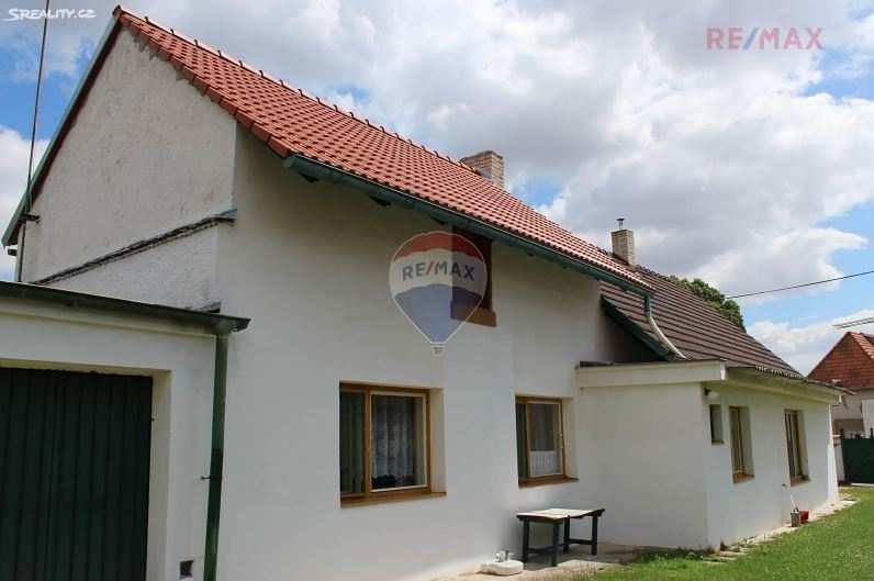 Srovnávací nemovité věci (SN): 1) Rodinný dům Nabídková cena: 2 199 000 Kč Lokalita: Mírová, Poříčany Stavba: Cihlová Poloha domu: Samostatný Podlaží: 1 Plocha zastavěná: 207 m2 Užitná plocha: 96 m2