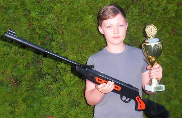 Zlatá srnčí trofej ve Vilémově Okresní kolo soutěže O zlatou srnčí trofej se konalo v neděli 22. 4. 2018 opět na krásném, pozdně barokním zámku ve Vilémově.