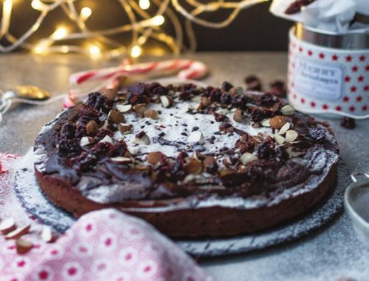 Čokoládovomandlový koláč počet porcí: 10-12 náročnost: snadné doba přípravy: 25 min + 35 min pečení Na koláč 120 g másla 150 g kvalitní hořké čokolády (min.