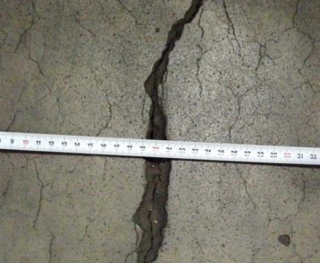 3 vpravo jsou vidět betonové rošty, na kterých proběhl průzkum. 6.3.1