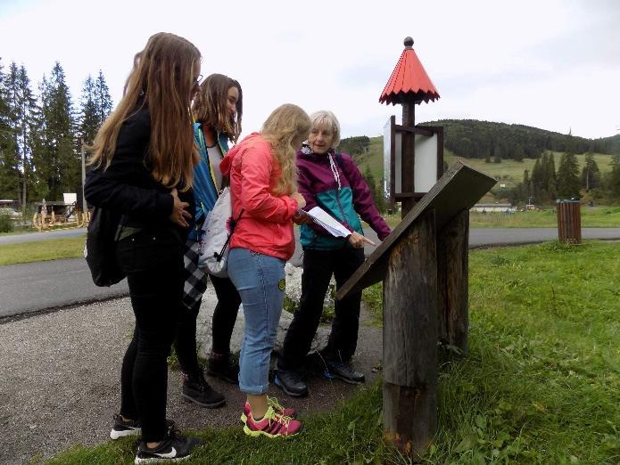 Erasmus + Ve školním roce 2017/18 pokračovala posledním, rokem realizace projektu v rámci programu Erasmus+ s názvem Let s Walk and Learn Education Via Tourist Paths in Europe zaměřeném na