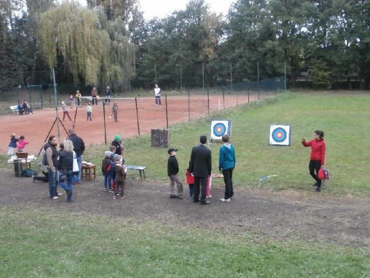 Na Lhotce to žilo Sokol spolu v pohybu tuto akci jsme nemohli vynechat ani my na Lhotce. Hýbejte se s námi pod tímto názvem se na Lhotce přes 200 lidí opravdu hýbalo.