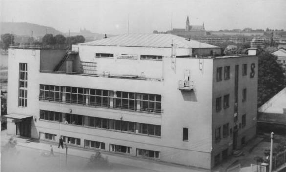 Sokol Lhotka: 80 let od založení. Datum 11.12.1938. Sokol Praha Podolí: 28. října 1933 výročí otevření sokolovny. K výročí bude pořádat Akademii. (Založena 1892) Sokol Žižkov I.