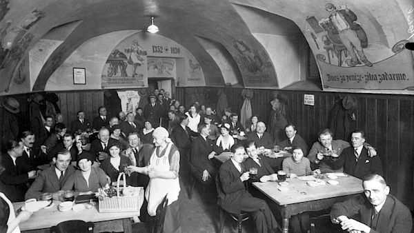 Kuchyně první republiky Gastronomie první republiky představuje jeden z vrcholů naší historie.