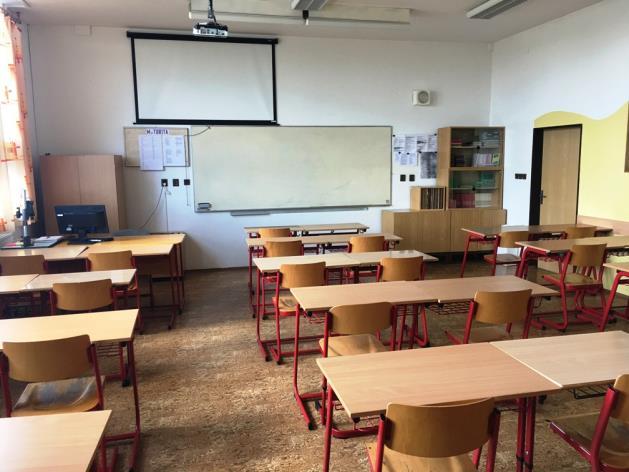 Ve školním roce 2014/2015 bylo pořízeno v rámci projektu Zkvalitnění ICT dovedností žáků SOŠ Šumperk (ECDL) dalších 17 nových stolních počítačů a dataprojektor.