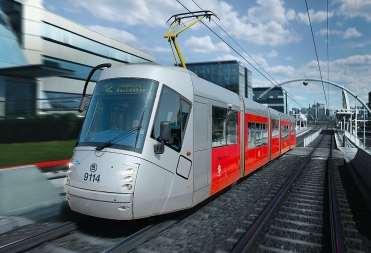 2.5.4 Škoda Transportation 2.5.4.1 Tramvaj Škoda 14T Porsche Jedná se o pětičlánkovou jednosměrnou tramvaj s neotočnými podvozky. Tramvaj není v celé své délce nízkopodlažní.