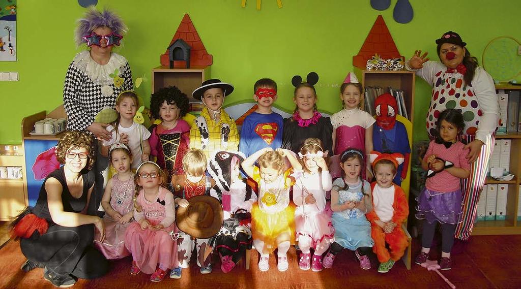 Na všech odloučených pracovištích byl pro děti připravený zábavný program, při kterém si zahrály spoustu her, tančily, zpívaly, nebo jen tak dováděly.