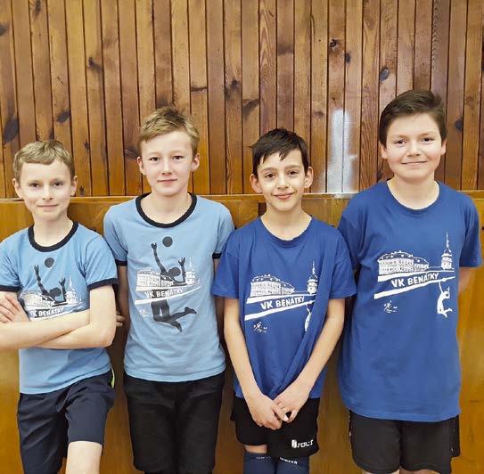 SPORT a v dalším složitějším systému vybojovaly pěkné 15. místo v konkurenci 45 (!) družstev. V neděli nás reprezentovalo jedno oranžové družstvo (Natka Macková a Natka Kutílková), holky vezou 25.