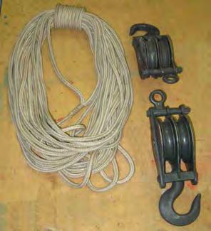 krytem S okem a krytem S řetízkem S hákem a odklopnou bočnicí Samostatné konopné lano s hákem, délka 20 m