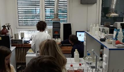 English Club I (Sara Bennett, US úterý) setkávání žáků z nižšího gymnázia se zájmem o konverzaci s rodilým mluvčím, hraní her a diskuzi na různá témata v anglickém jazyce, English Club II (Josh