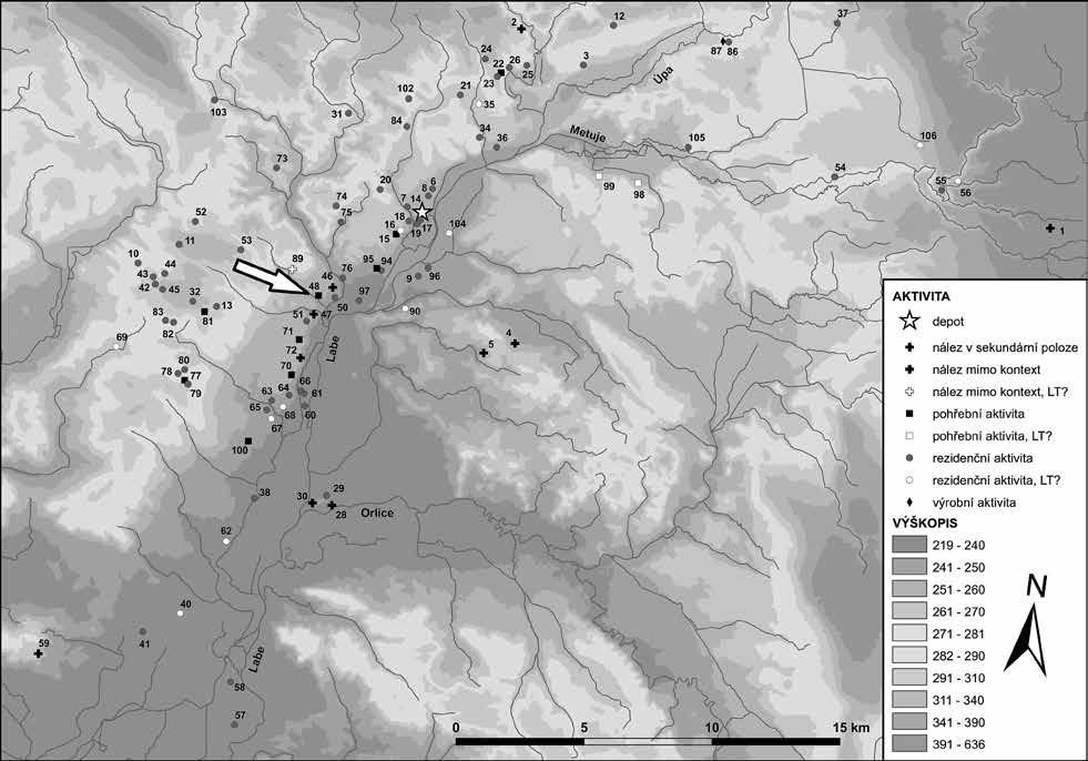 Laténský hrob bojovníka z Lochenic, okr. Hradec Králové. Nový pohled na nález z roku 1964 Obr. 4 Laténské osídlení regionu horního Labe a Metuje. Poloha hrobu bojovníka z Lochenic označena šipkou.