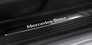 Prahová lišta, podsvícená Výrazný, atraktivní doplněk, ať už ve dne nebo v noci nápis Mercedes-Benz podsvícený v zářivě bílé barvě, zasazený do elegantně