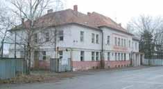 Strana č. 20 MORAVSKÉ REALITY květen INZERT EXPRES Levé prvorepublikové pokojové dveře, pouze dveřní křídlo bez futer a obložek vnější rozměr 92x202 cm. Vhodné do sklepa, dílny, na stavbu apod.